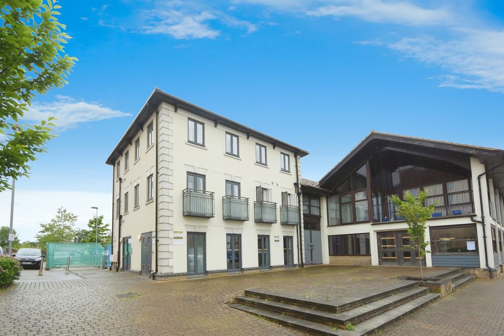 Property photo 1 of 13