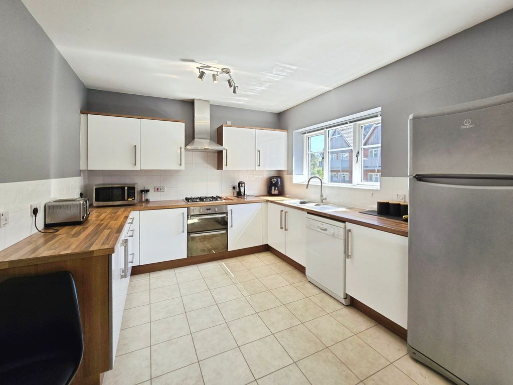 Property photo 1 of 14 Kitchen