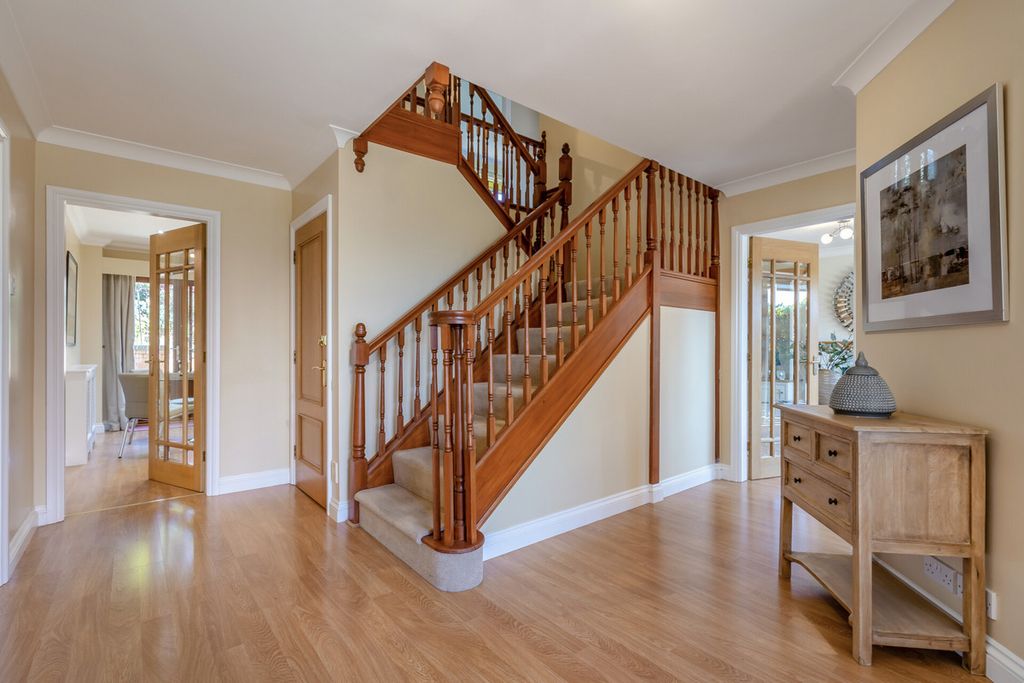Property photo 3 of 47