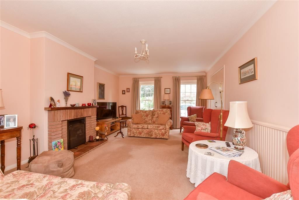 Property photo 3 of 15 Sitting Room