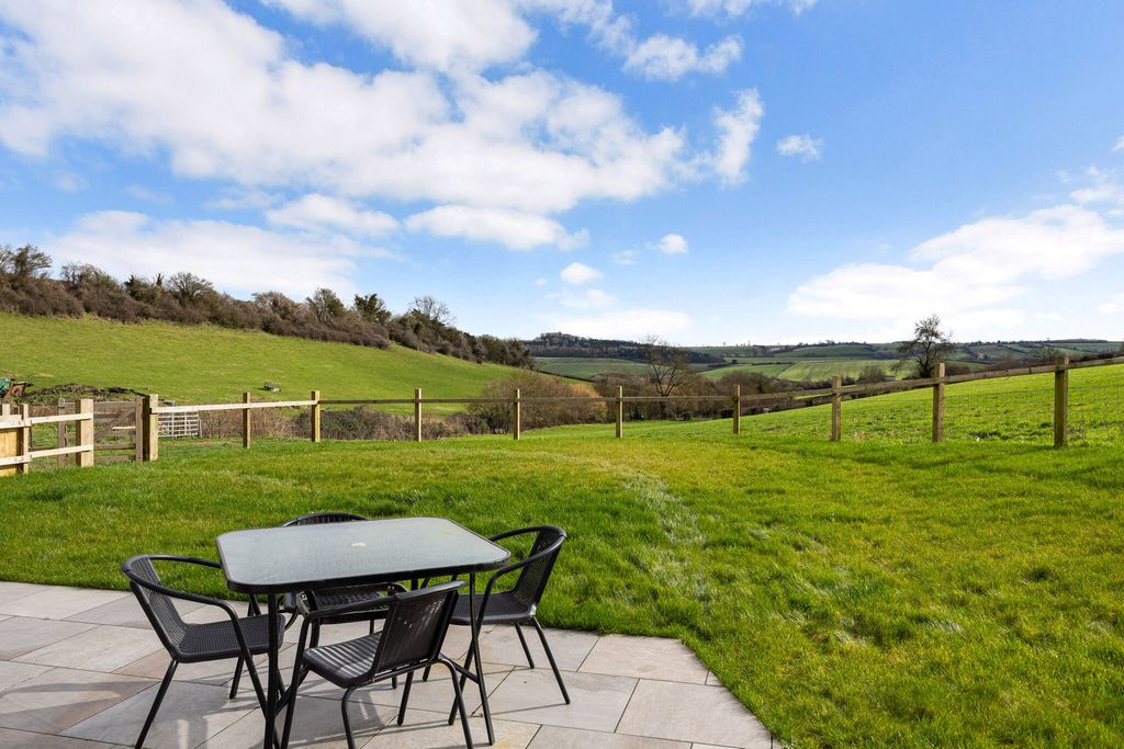 Property photo 2 of 12