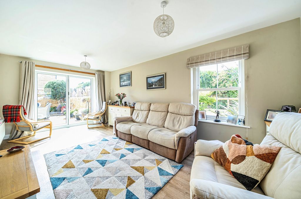 Property photo 2 of 22 1347038-15-68B5Bf...