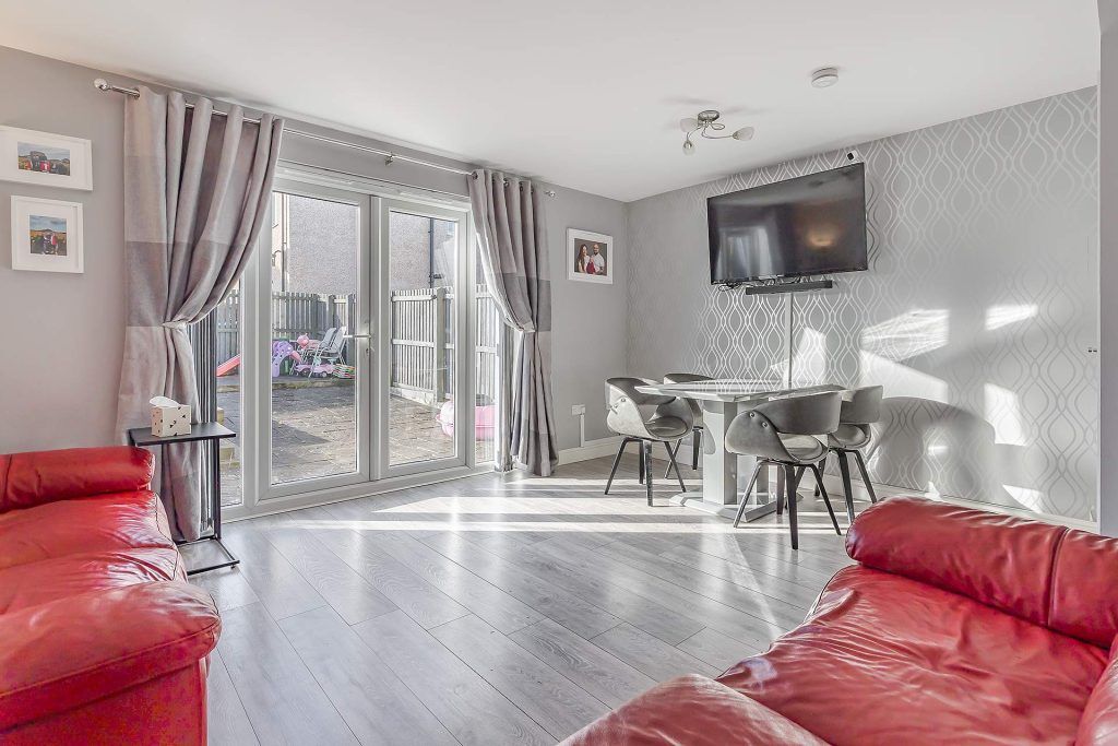 Property photo 3 of 25