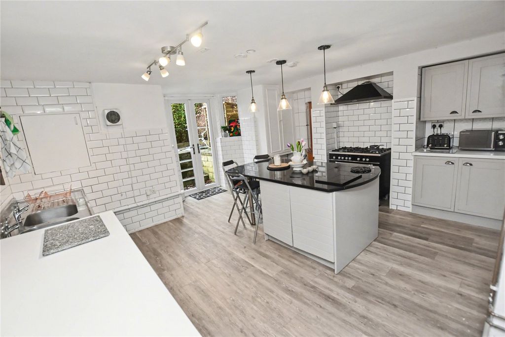 Property photo 2 of 23 Picture No. 03