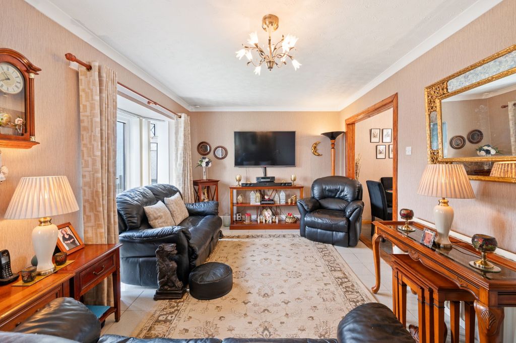 Property photo 2 of 22 5558782
