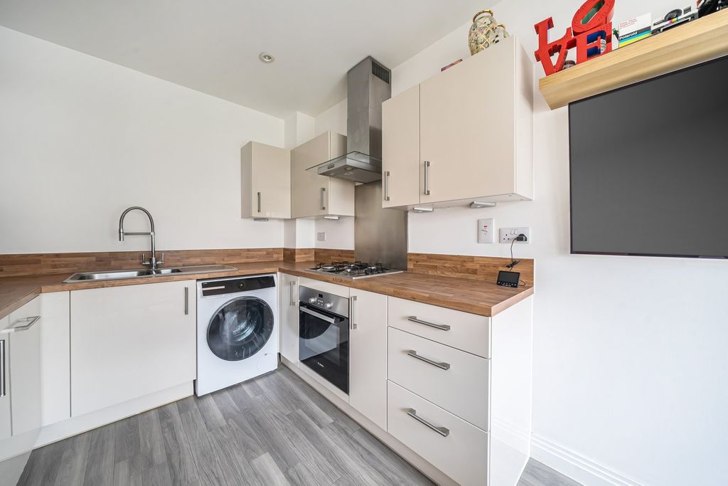 Property photo 3 of 22