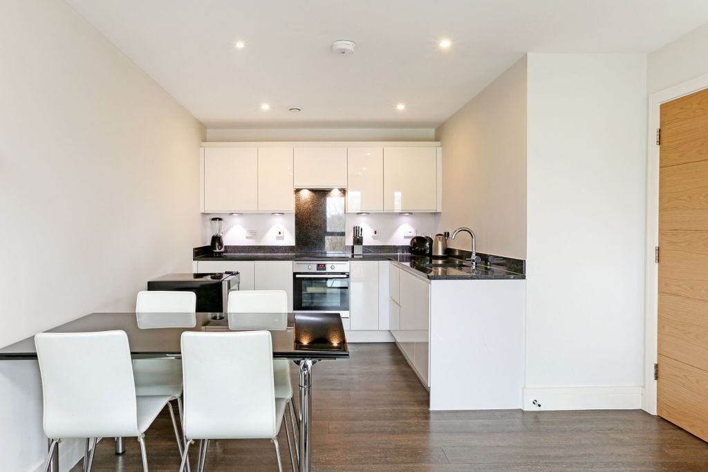 Property photo 2 of 14 Ph15_2021831_Edit...
