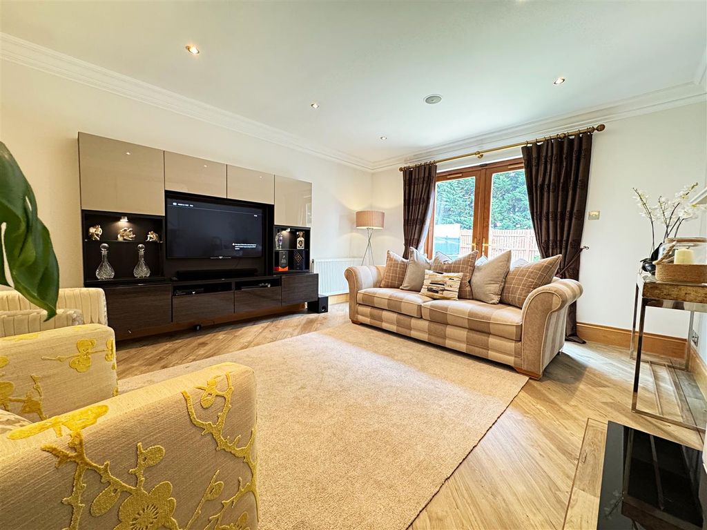 Property photo 3 of 32 Formal Lounge