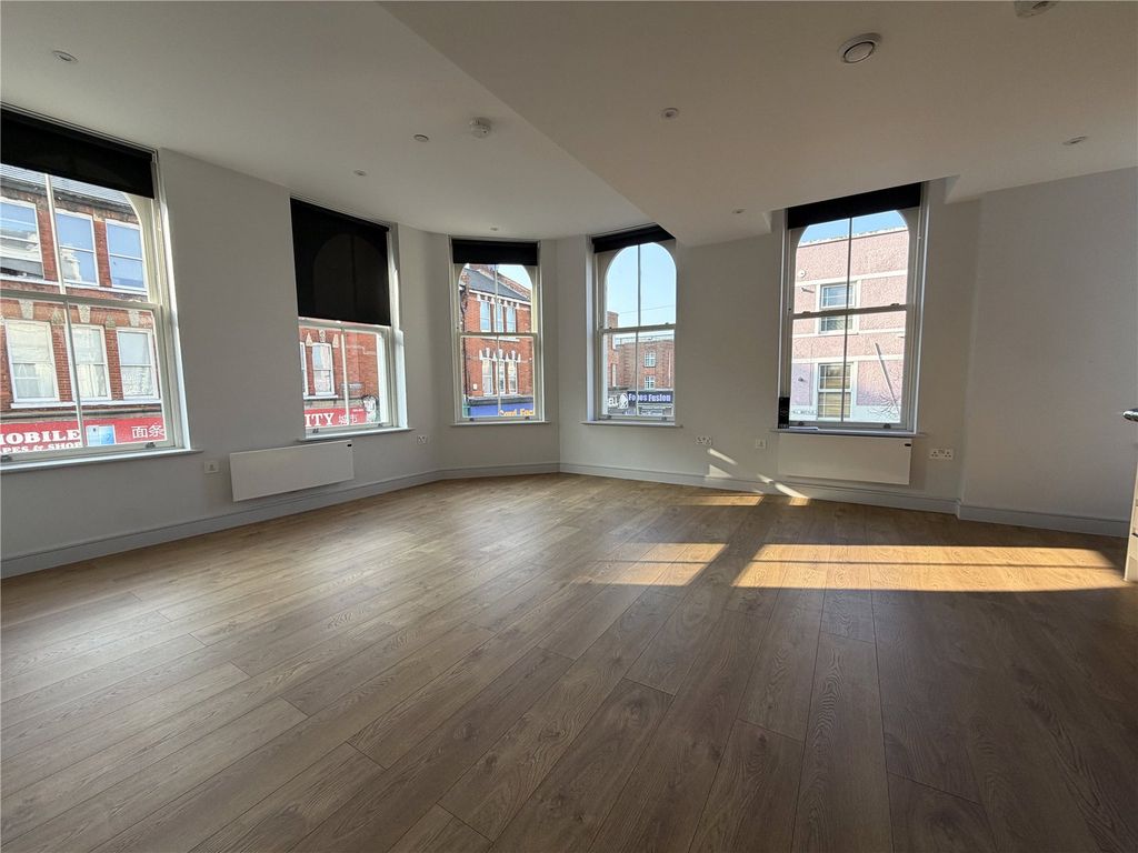 Property photo 3 of 9 Picture No. 04