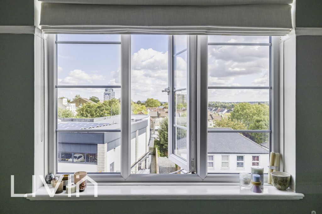 Property photo 3 of 14 120A7276