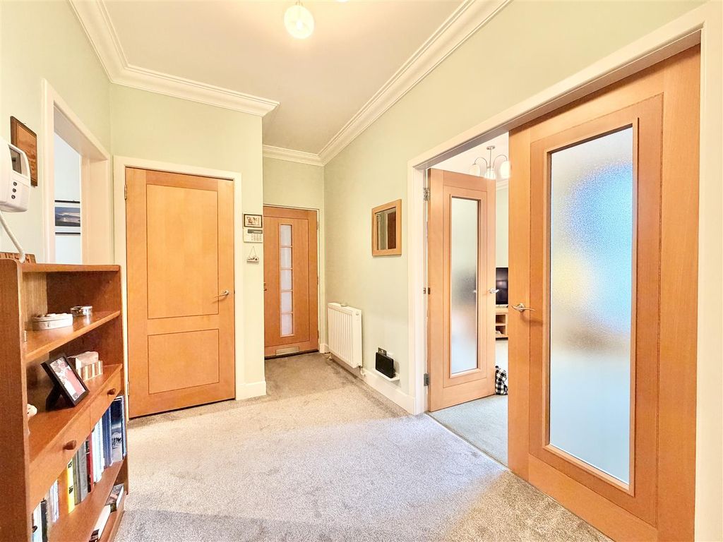 Property photo 3 of 21 Hall