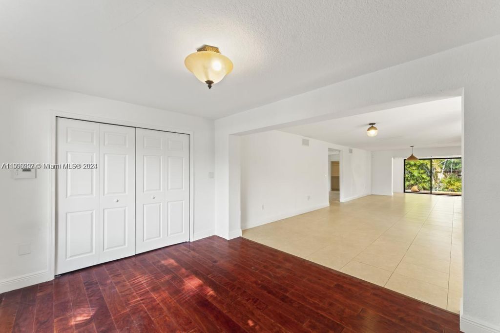 Property photo 2 of 3 <Alttext/>