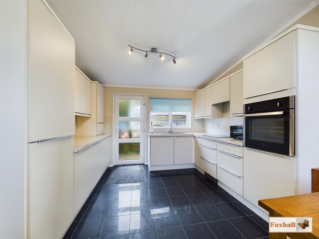 Property photo 2 of 15 Kitchen/Diner