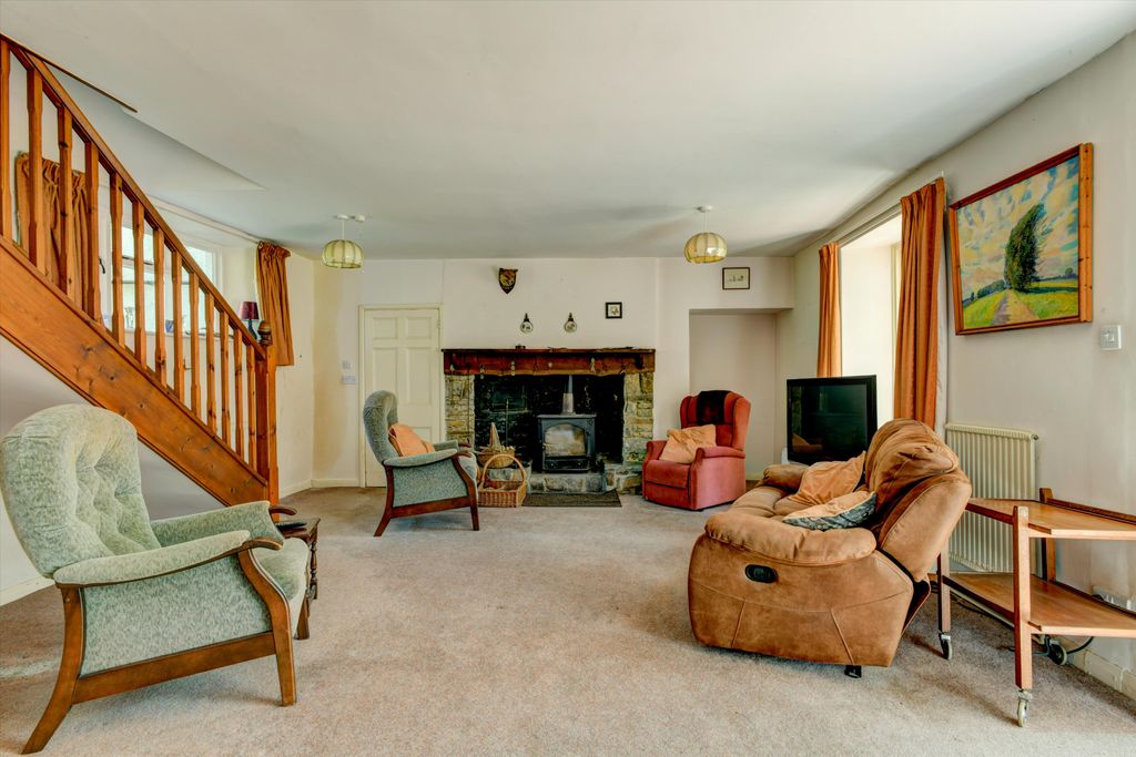Property photo 3 of 27 Image
