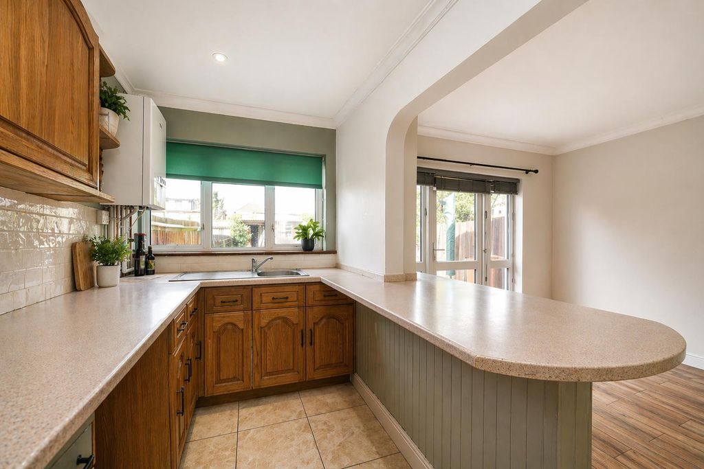 Property photo 3 of 12 Kitchen