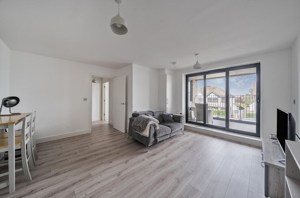 Property photo 2 of 20 Living Room