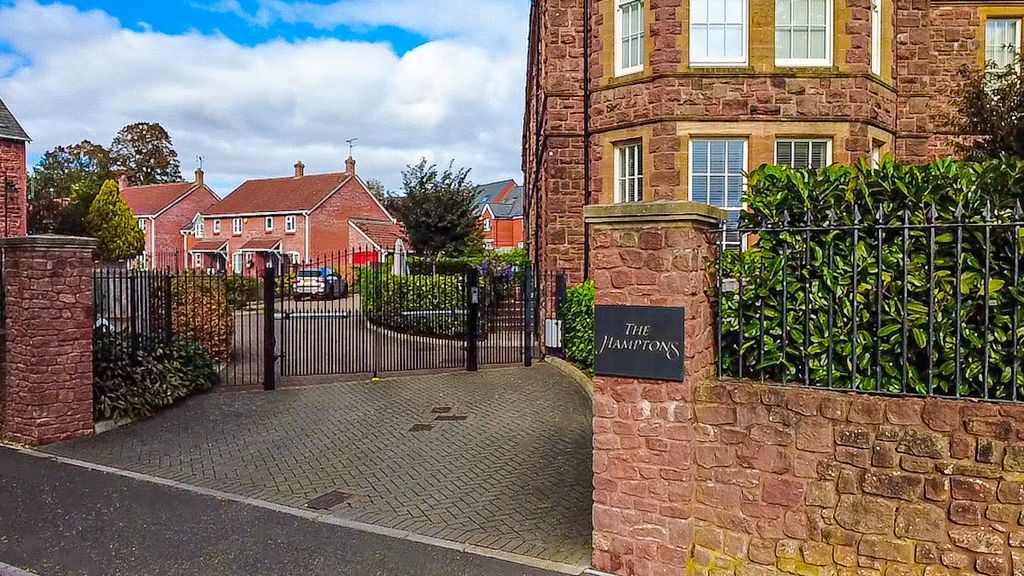 Property photo 2 of 15 3975775