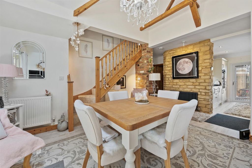 Property photo 1 of 31