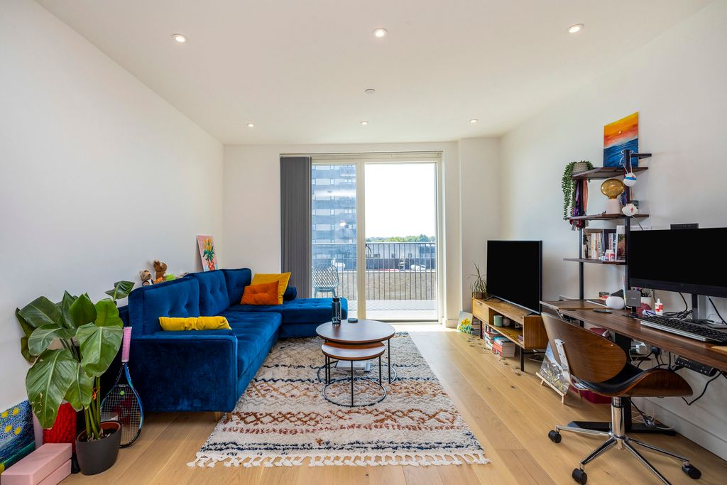 Property photo 2 of 21 Pbox-Img.Jpg