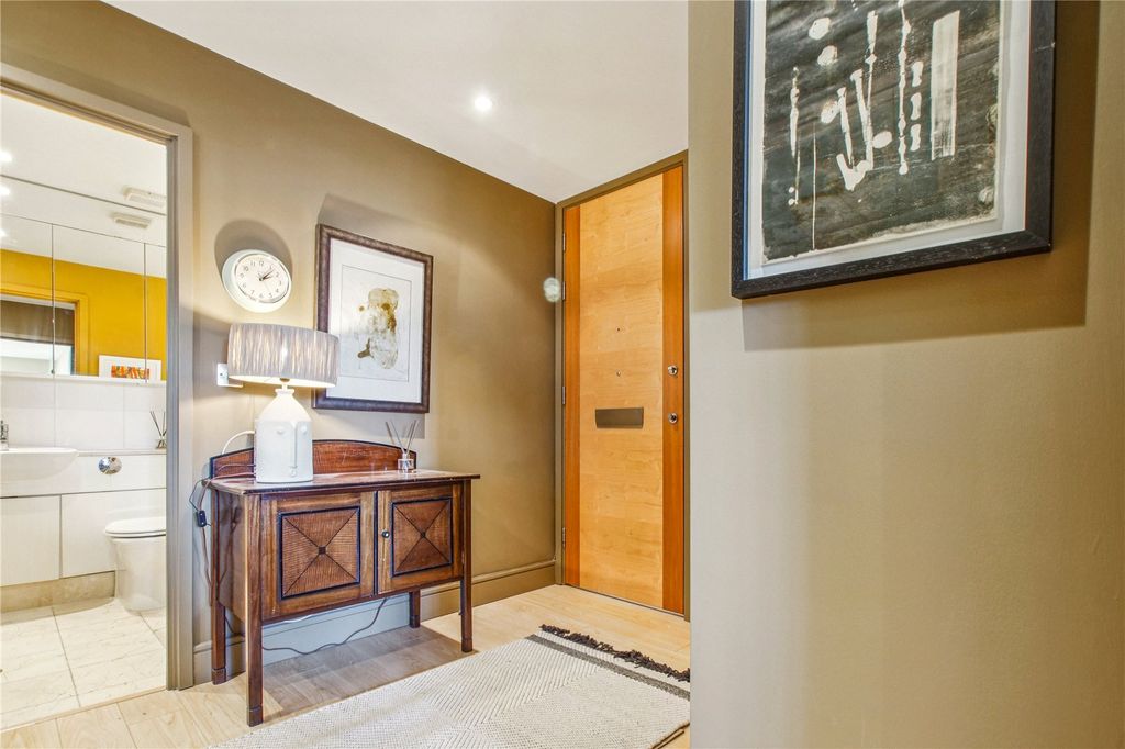 Property photo 2 of 16 Picture No. 13