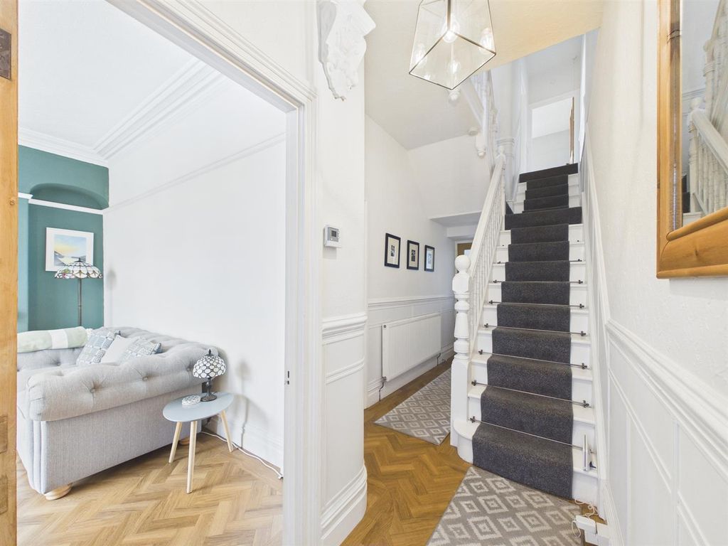 Property photo 2 of 19 Cam04045G0-Pr0066-Still003.Jpg