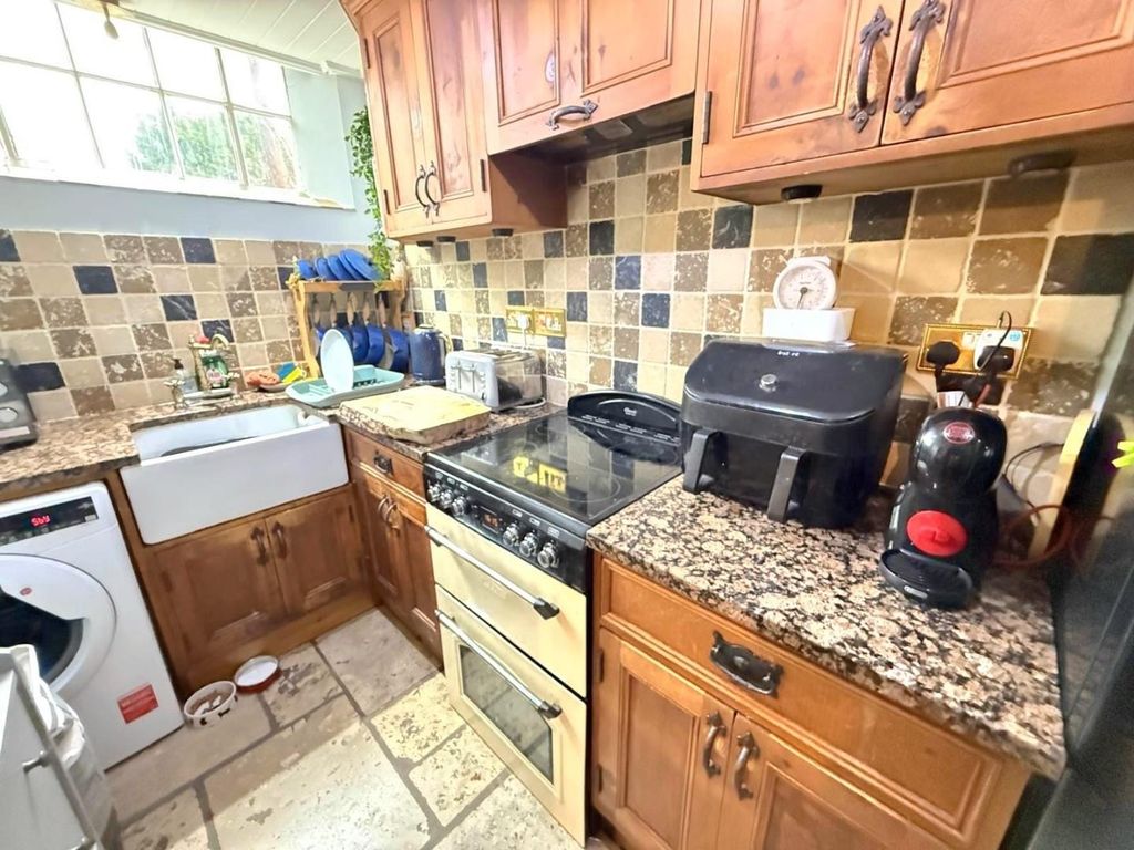 Property photo 3 of 16 5.Jpg