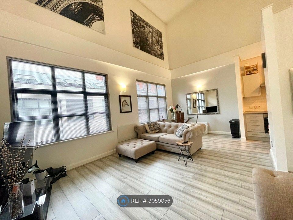 Property photo 2 of 15 Living Room/Dining Area