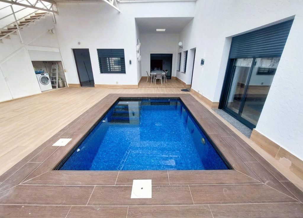 Property photo 3 of 45