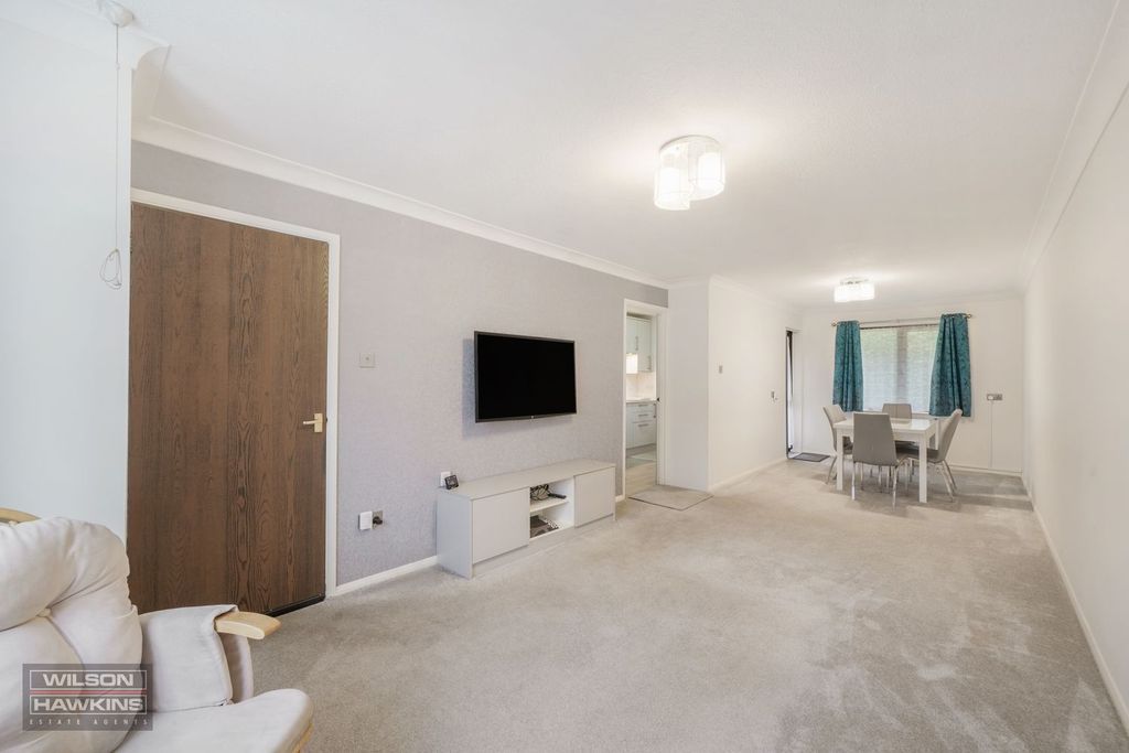 Property photo 3 of 14