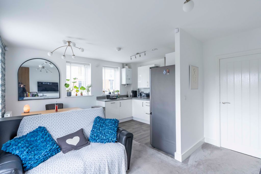 2 bed flat for saleJackson Way, Locking Parklands BS24 photo 4