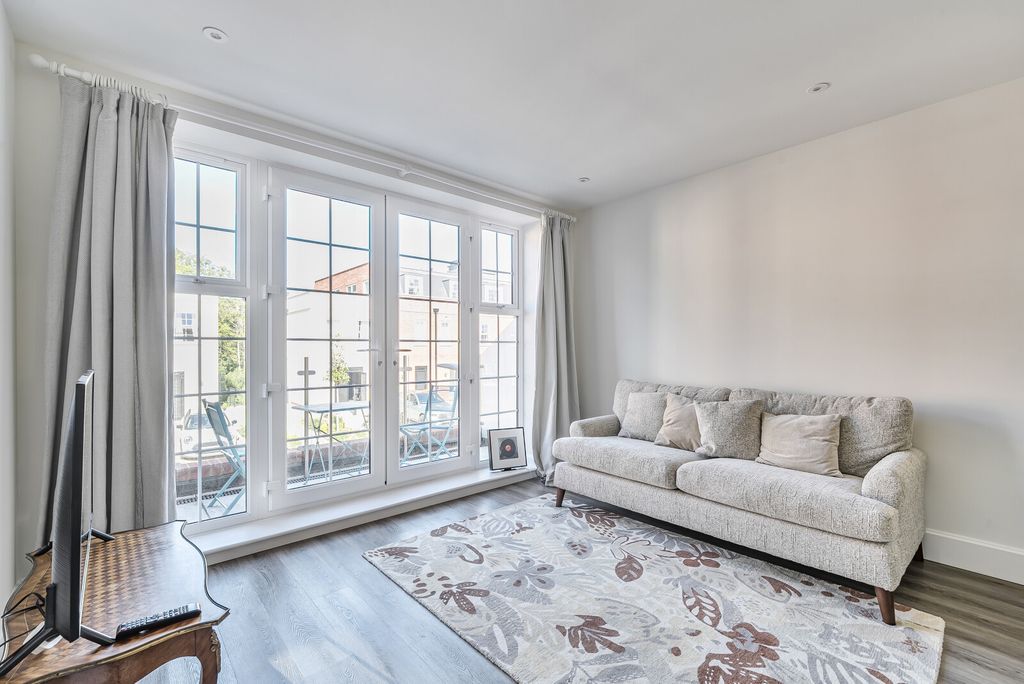 Property photo 2 of 11 1349805-4-68Bab5F...