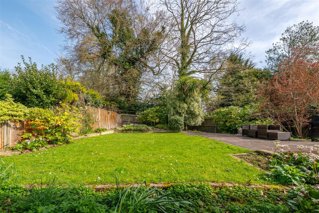 Additional image 19 of 6 bed detached house for saleCrawley Lane, Crawley RH10