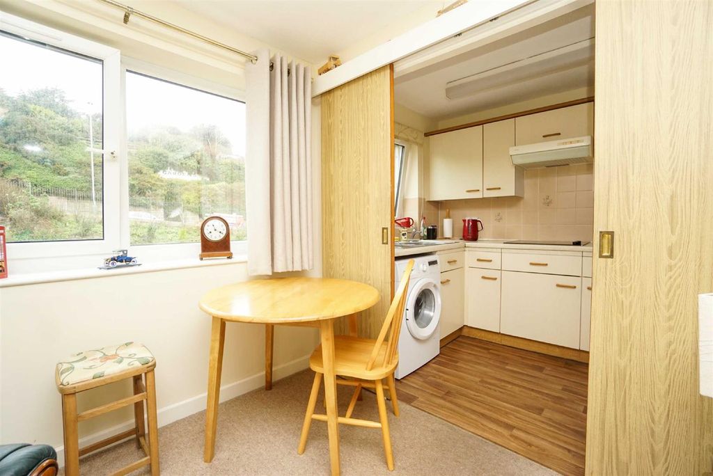 Property photo 3 of 8