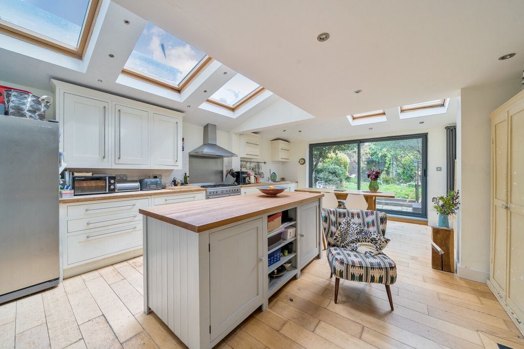 Property photo 3 of 19 Picture No. 18