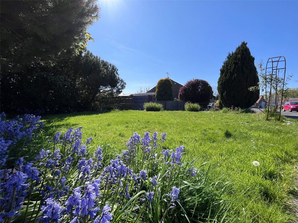 Property photo 2 of 15 Picture No. 23