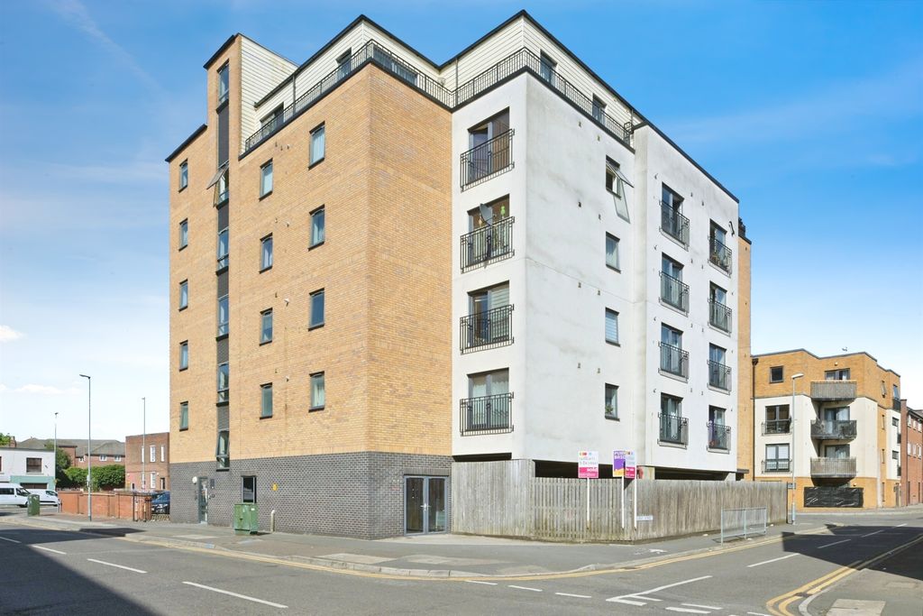 Property photo 1 of 17