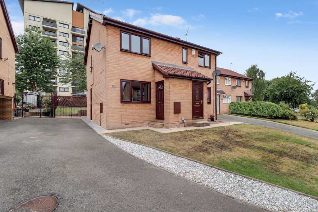 Property photo 1 of 16 1- Rob Hammond Ewemove Pontefract
