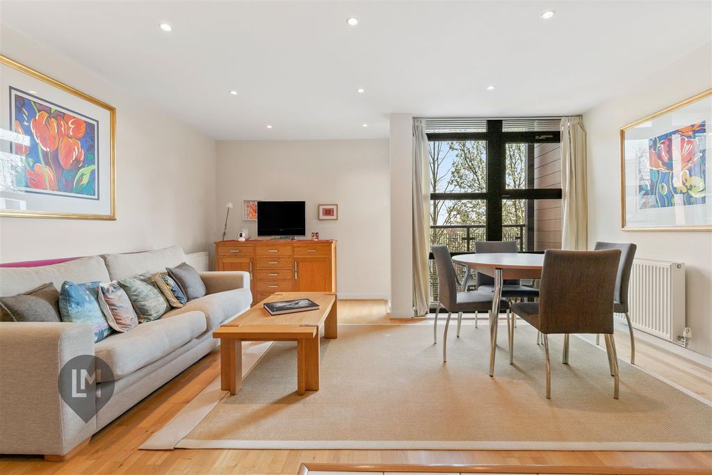 Property photo 2 of 8 Living/Dining/Kitchen