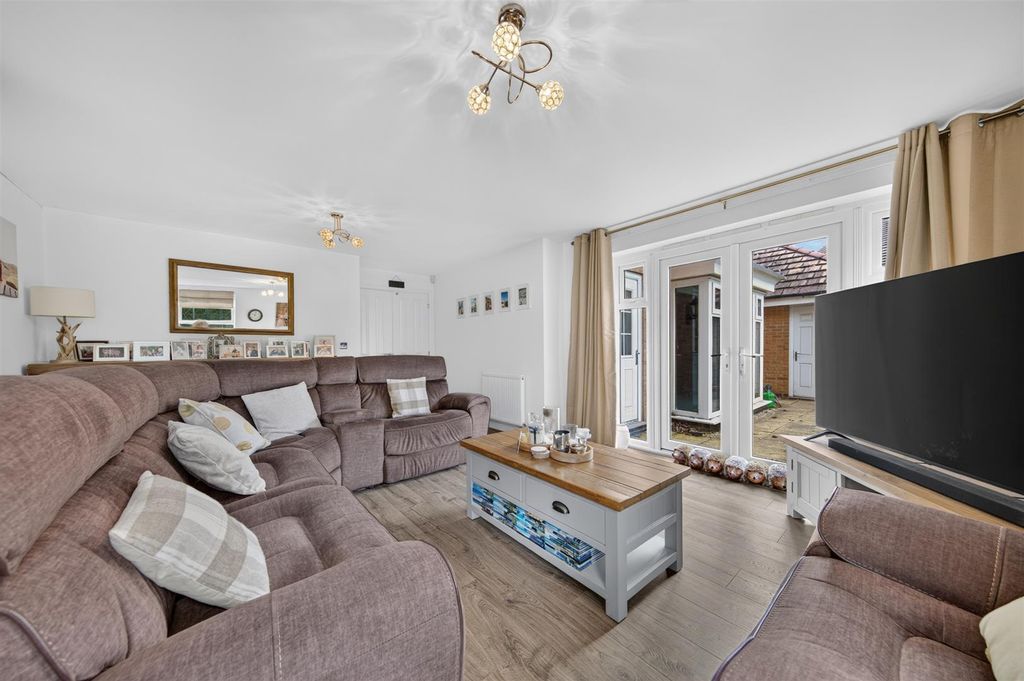 Property photo 3 of 27 18Ironsrdweb19.Jpg