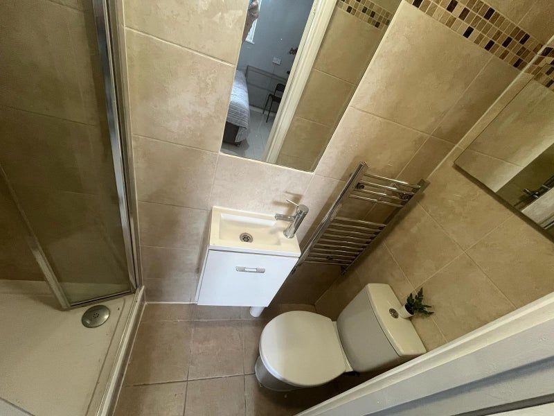 Property photo 3 of 13  Ensuite 2 Bathroom