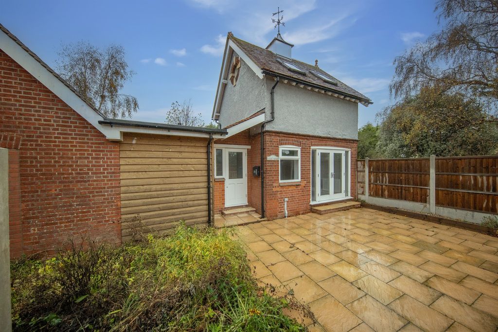 Property photo 1 of 8