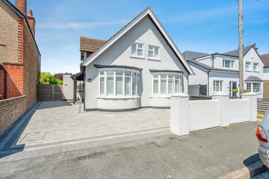 Property photo 2 of 17 Photo