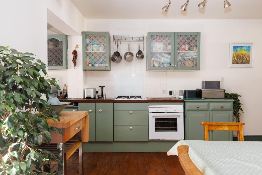 Property photo 3 of 20 42 Park Street, Bs4-16.Jpg