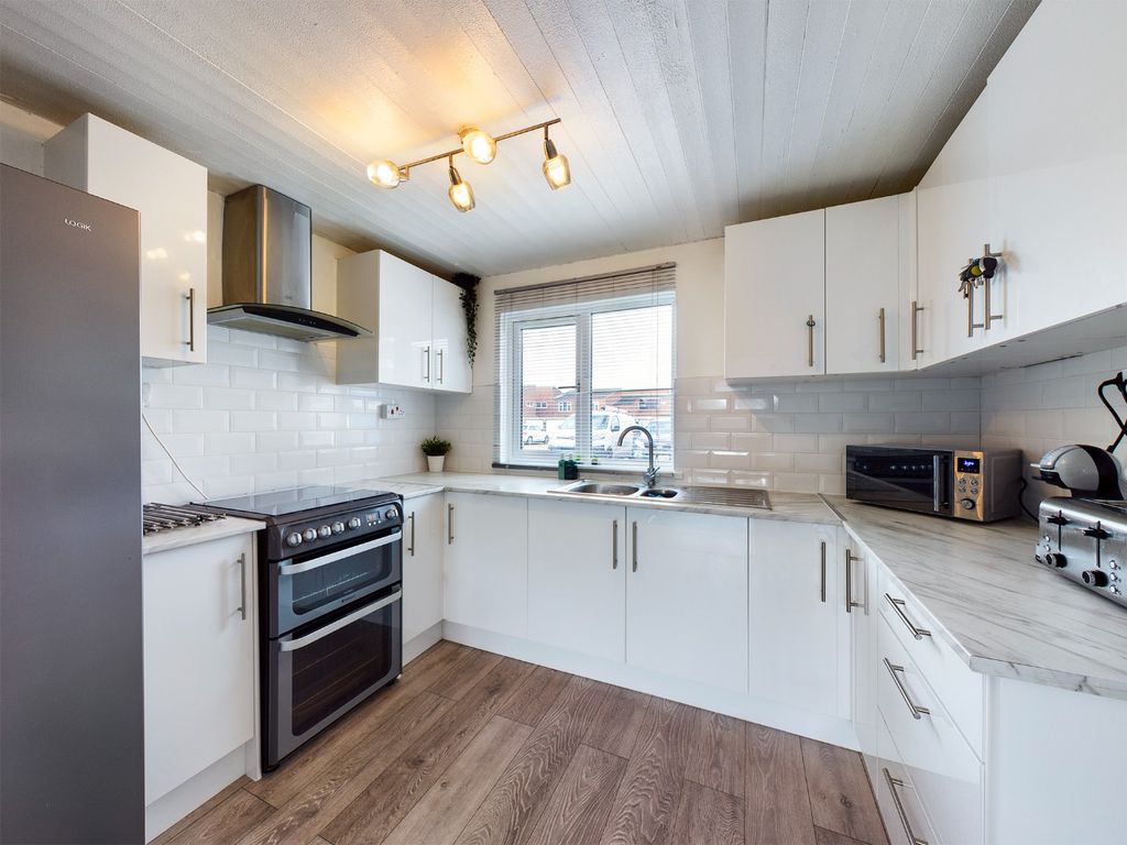 Property photo 3 of 11 4138147