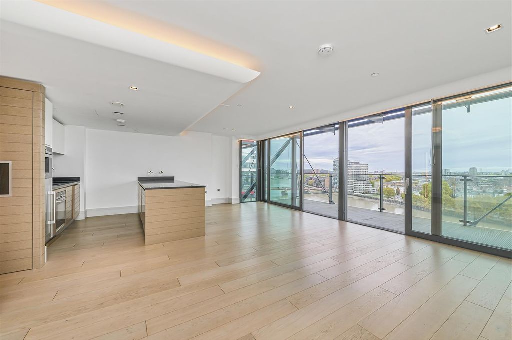 Property photo 1 of 25 Reception