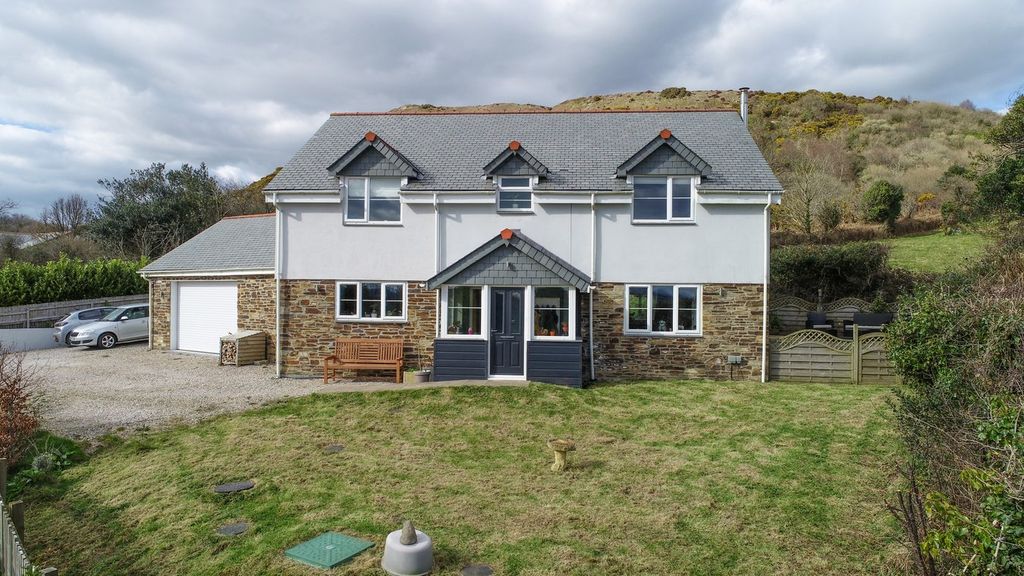Property photo 1 of 32