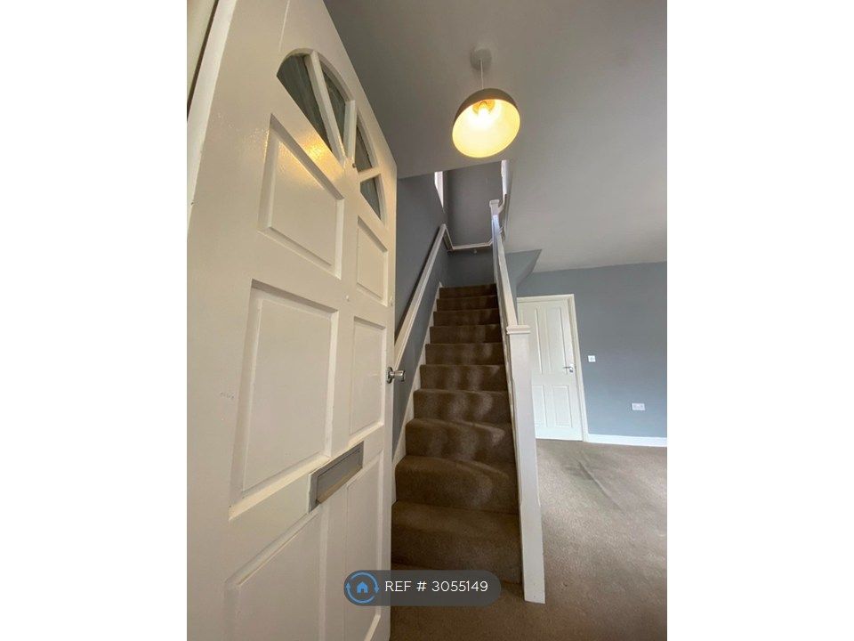 Property photo 3 of 35 Stairs