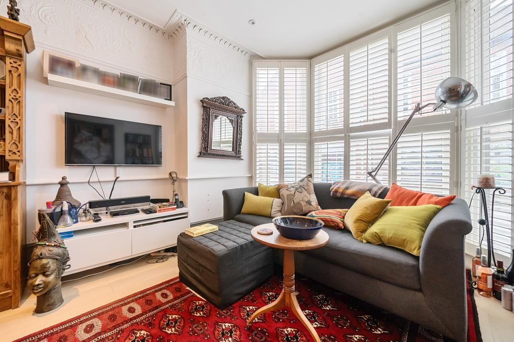 Property photo 3 of 12 Living Room