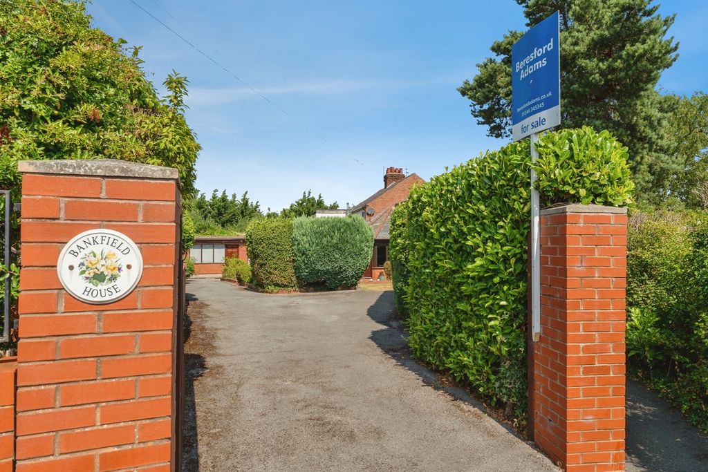 Property photo 2 of 34 Pbox-Img.Jpg