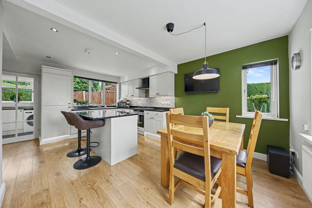 Property photo 3 of 30 Kitchen Diner